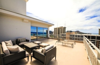 The Best Entertaining Balcony in Waikiki          